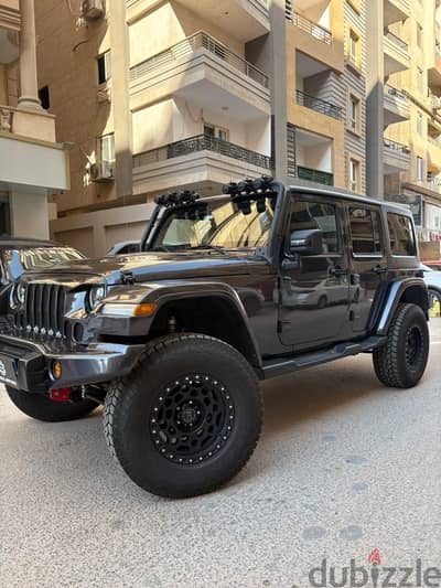Jeep Wrangler 2015 متعدلة