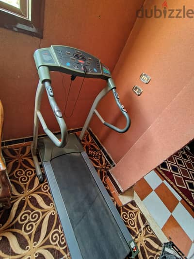 مشاية مستعملة بحالة جيدة