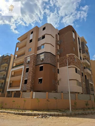 Apartment for sale in Al-Andalus 2, Fifth Settlement, near South 90th Street and Mivida compound. And Hyde Park.