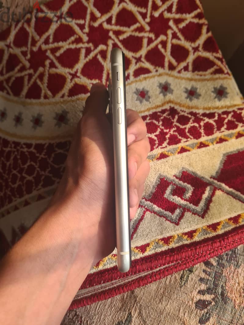 iPhone 11 3