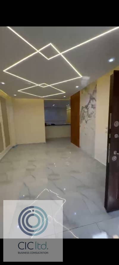شقة للايجار - فى الحى الرابع - تشطيب الترا مودرن - أول سكن - موقع مميز وهادى - خطوات من الكفراوى - بقلب جميع الخدمات - بها الغاز الطبيعي