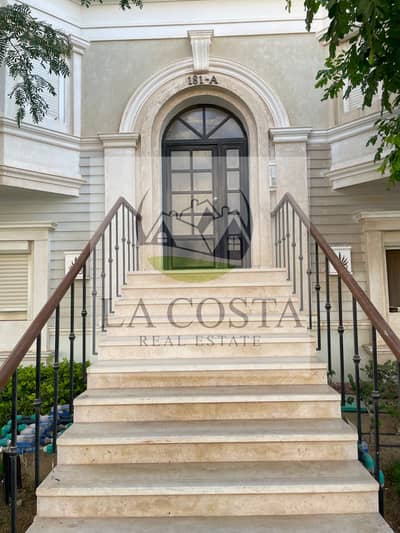 شقة للبيع في Stone Residence التجمع الخامس بالقرب من الجامعة الأمريكية وطريق السويس