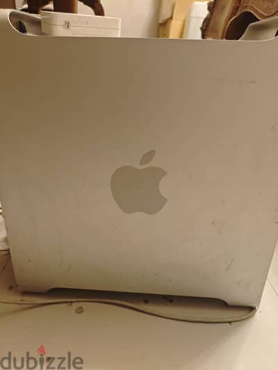 Mac pro 8-Core  بحاله ممتازه  وشاشة  cinema hd 23° جهاز كام بحاله
