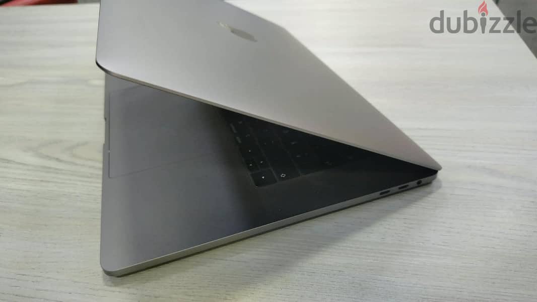 Mac Book pro 2019 2