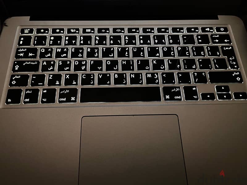Apple Macbook Air 13inch 2017 with charger and box 3