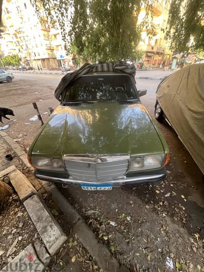مرسيدس بنز 200 1981