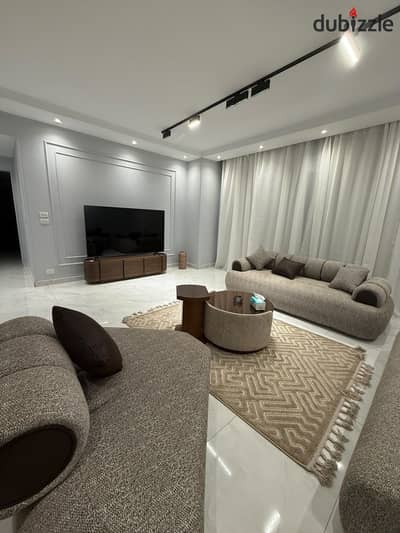 شقة للإيجار في ويستاون سوديك الشيخ زايد مساحة 245م، 3 غرف، 3 حمامات، Fully Furnished، Prime Location ومناسبة للمدد القصيرة والطويلة.