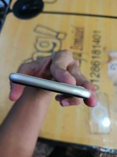 Apple - iPhone 11