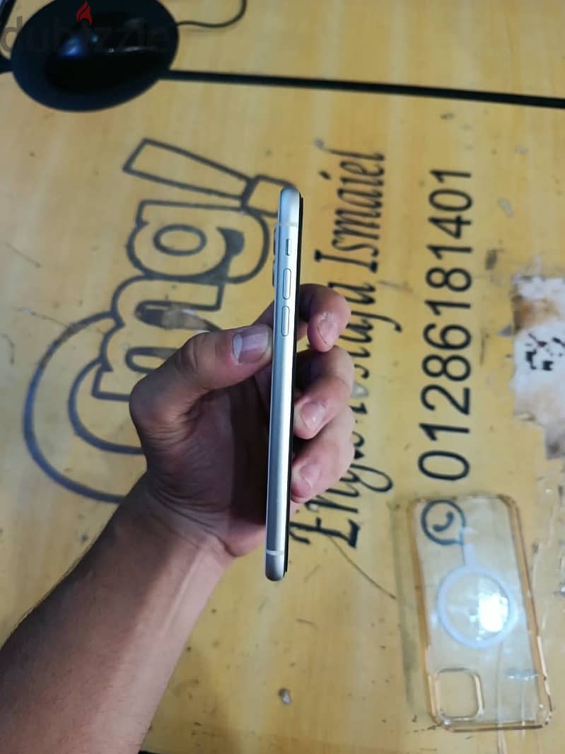Apple - iPhone 11 3