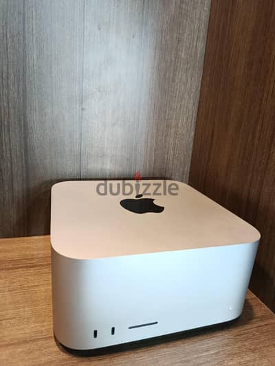 Mac studio M1 Max ram 32 hard 512 CPU 10 GPU 32