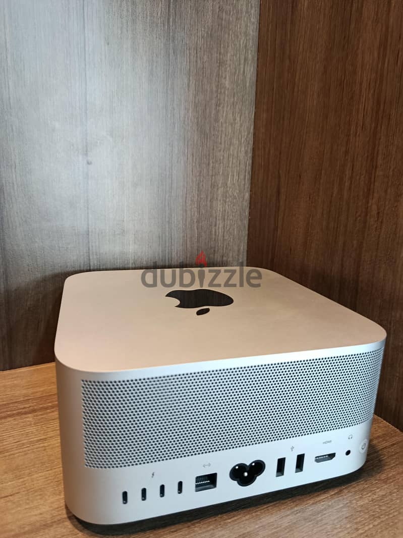 Mac studio M1 Max ram 32 hard 512 CPU 10 GPU 32 1