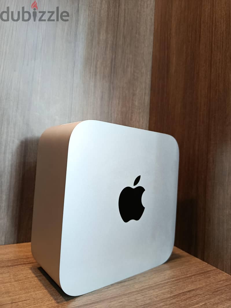 Mac studio M1 Max ram 32 hard 512 CPU 10 GPU 32 2