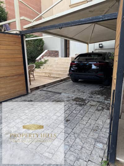 For immediate viewing, a finished villa is for sale, with air conditioning ready for inspection, next to AUC, with installment payments over 12 years.