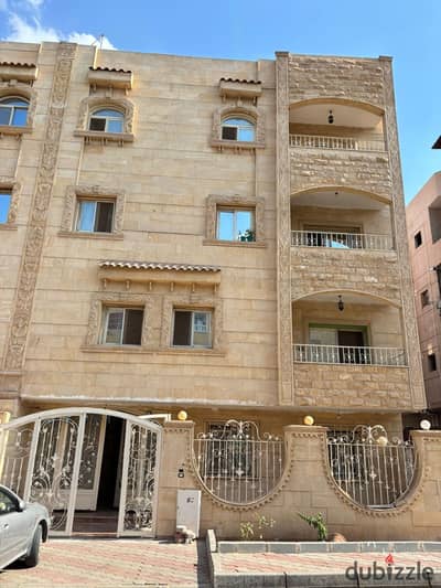عمارة للبيع 260م في الحي الثامن - مدينة العبور