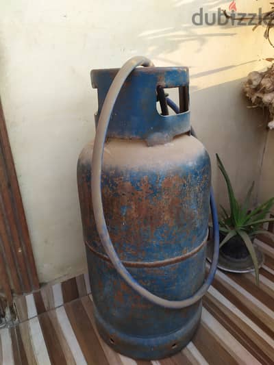 انبوبة فارغة بالمنظم والخرطوم