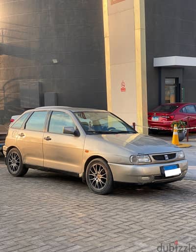 سيات إبيزا 1994