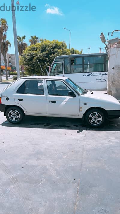 سكودا فافوريت 1994