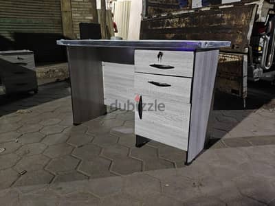 مكاتب  للمزاكره والكاشير
