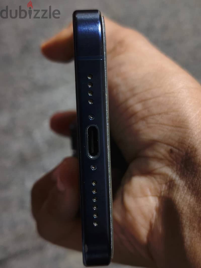 Apple - iPhone 15 Pro Max 4