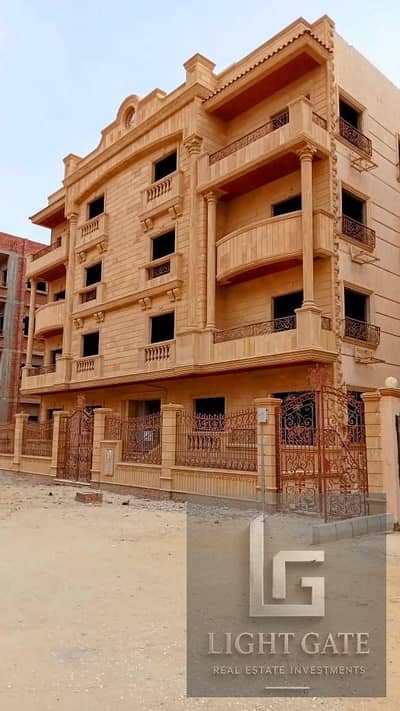 Complete building for sale in Al-Andalus 1 Land area 500 meters Second line from Mountain View