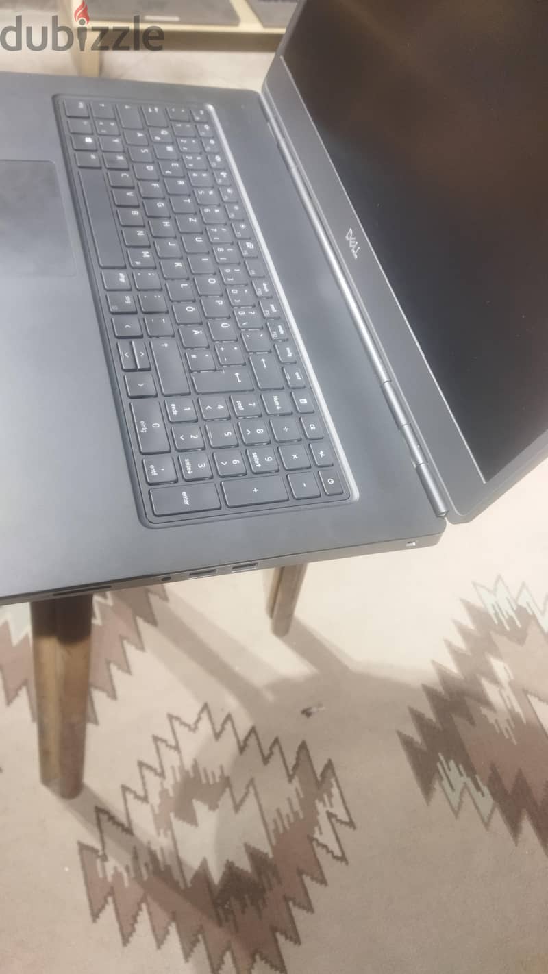 white store laptop 5
