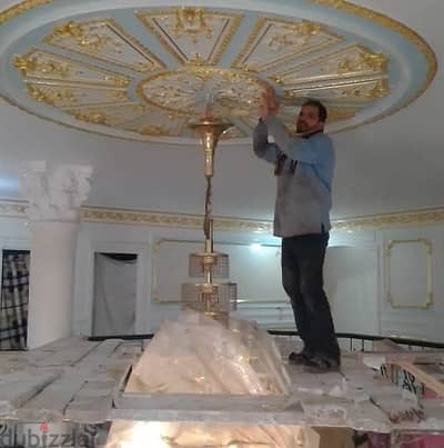 مدهباتي محترف لتجديد الصالونات وتركيب ورق الذهب