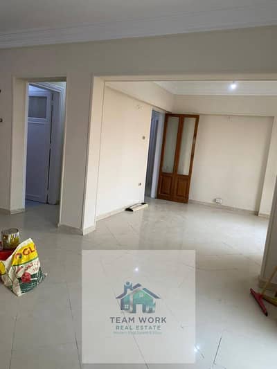 Unfurnished apartment for rent in Sheikh Zayed, District 1 (Neighborhood 3, "Bank Buildings" area). It features 3 bedrooms and 2 bathrooms, with a tot