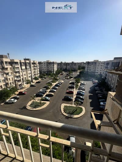 For sale in Madinaty (cash payment, exceptional price): A 140m² apartment in B10 featuring an open view. This is a first-time occupancy unit with stan