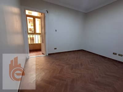 Office management on Abu Qir 110 m in Sidi Jabir