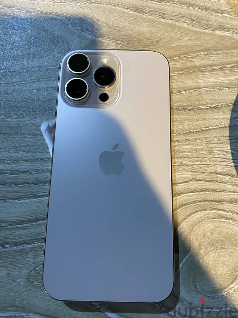 Apple - iPhone 16 Pro Max 2