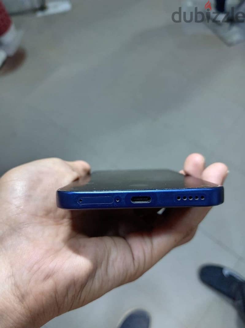 Vivo V70 FE 5G 4
