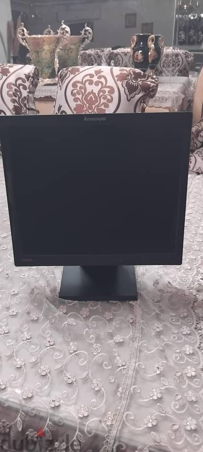 lenovo monitor مش ملموس و شغال و جودة عالية