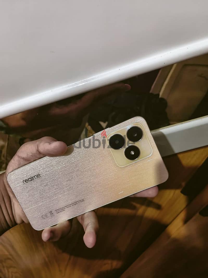 Realme C53 4