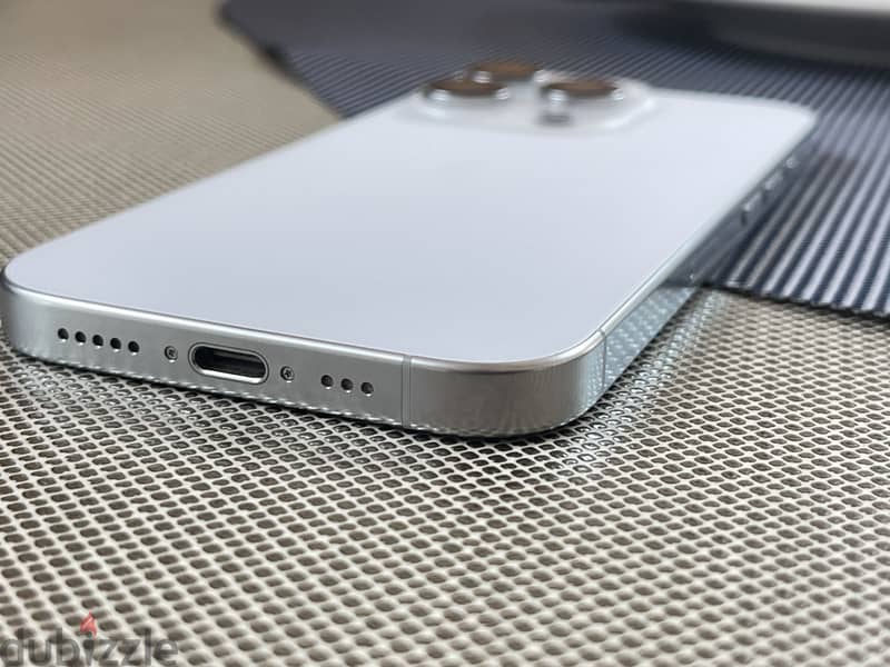 Apple - iPhone 16 Pro 1