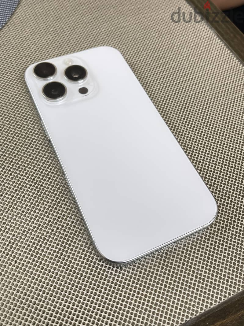 Apple - iPhone 16 Pro 4