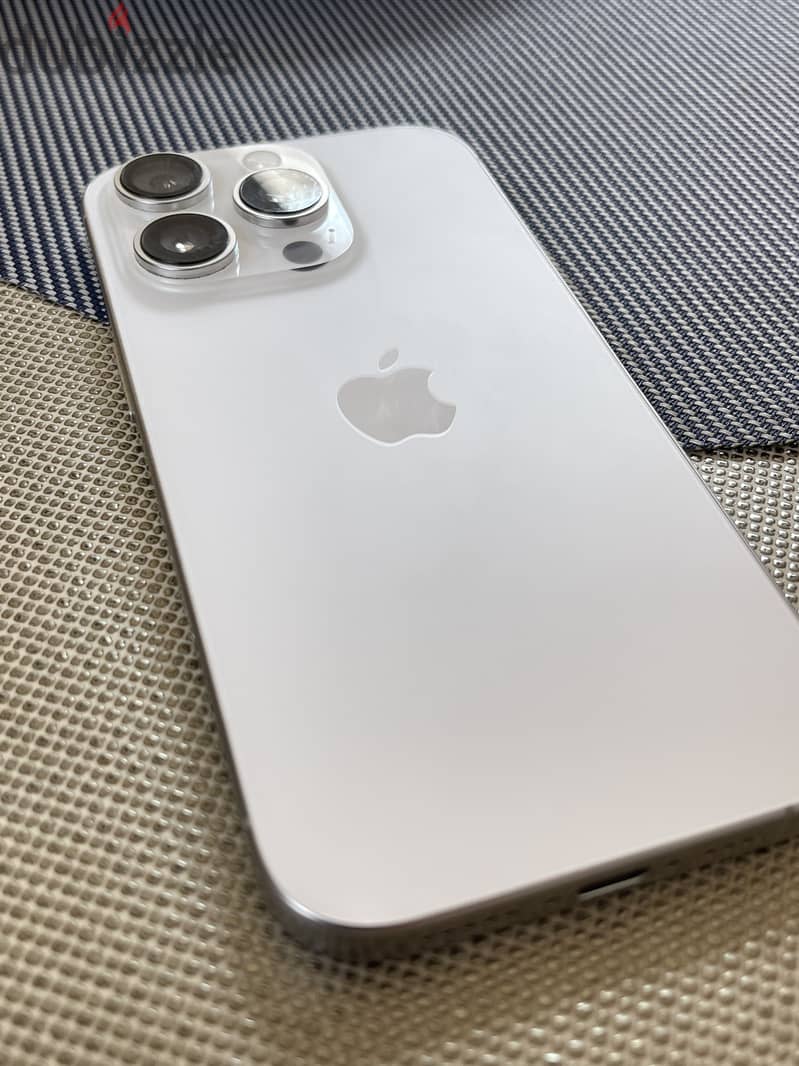 Apple - iPhone 16 Pro 5