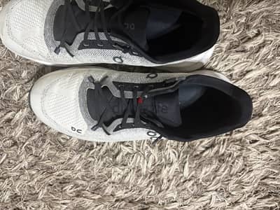 On cloud tilt shoes
