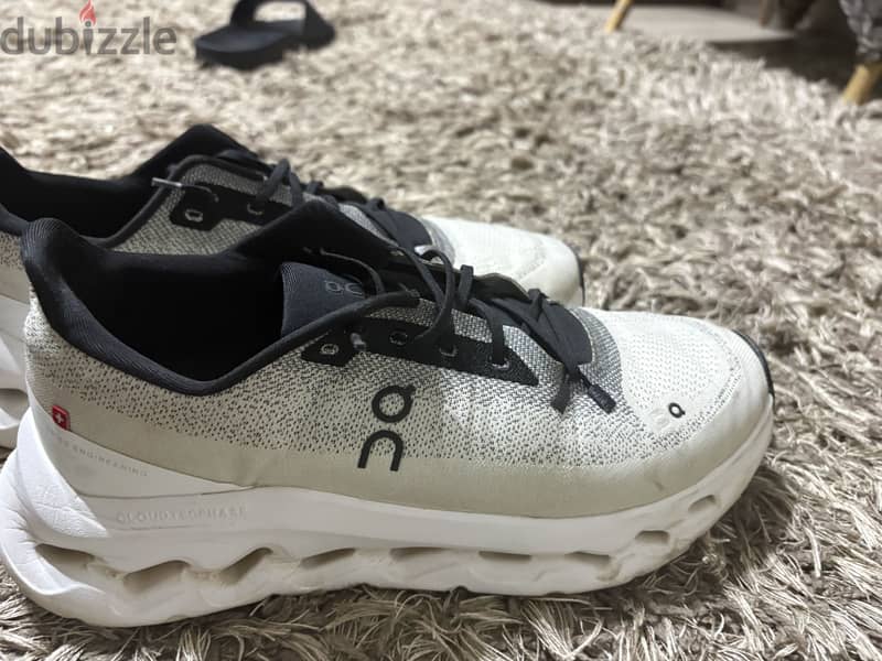 On cloud tilt shoes 4