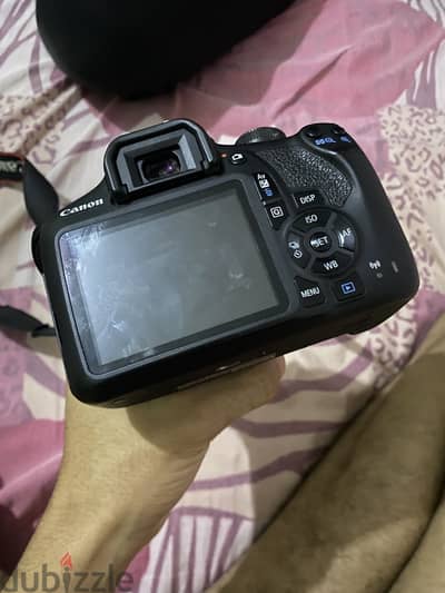 Camera canon 2000D