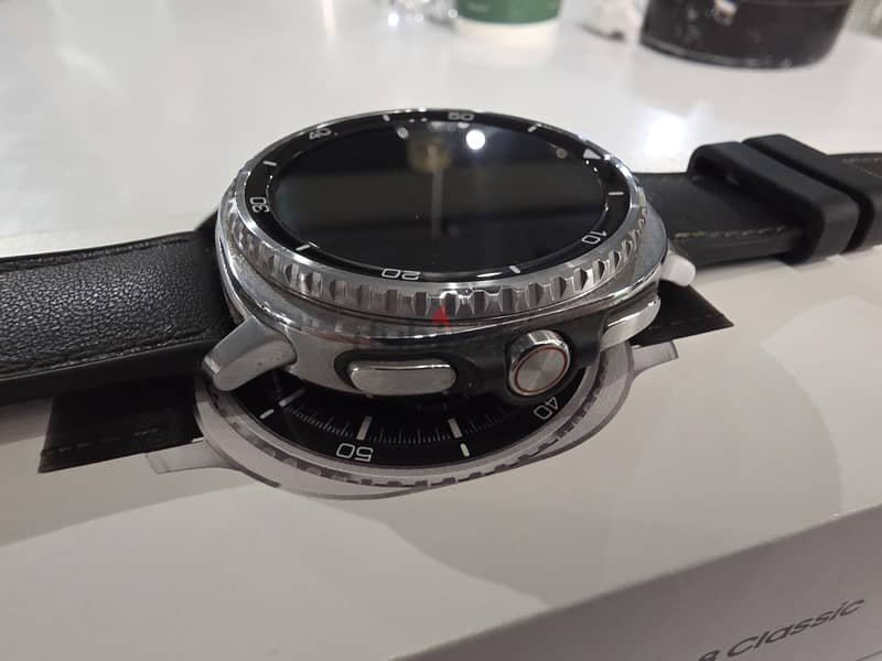 Samsung Galaxy Watch 8 Classic 1