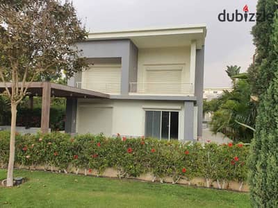 For those who appreciate spaciousness own a 5-bedroom villa directly on the lagoon next to Madinaty near Stone Park Saada Al Patio
