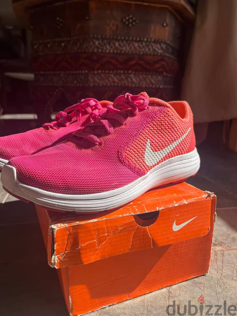 Nike shoes ( Mirror )  Size 38 2