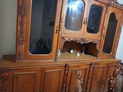 غرفه سفرة للبيع بحاله جيده خشب زان طبيعي 8 كراسي سفرة  نيش  بوفيه