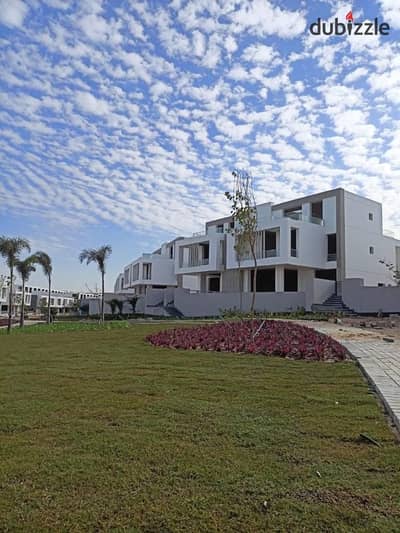 Townhouse villa in Goulz, directly opposite New Giza, two minutes from Hyper One, Sheikh Zayed entrance, and close to the Grand Egyptian Museum