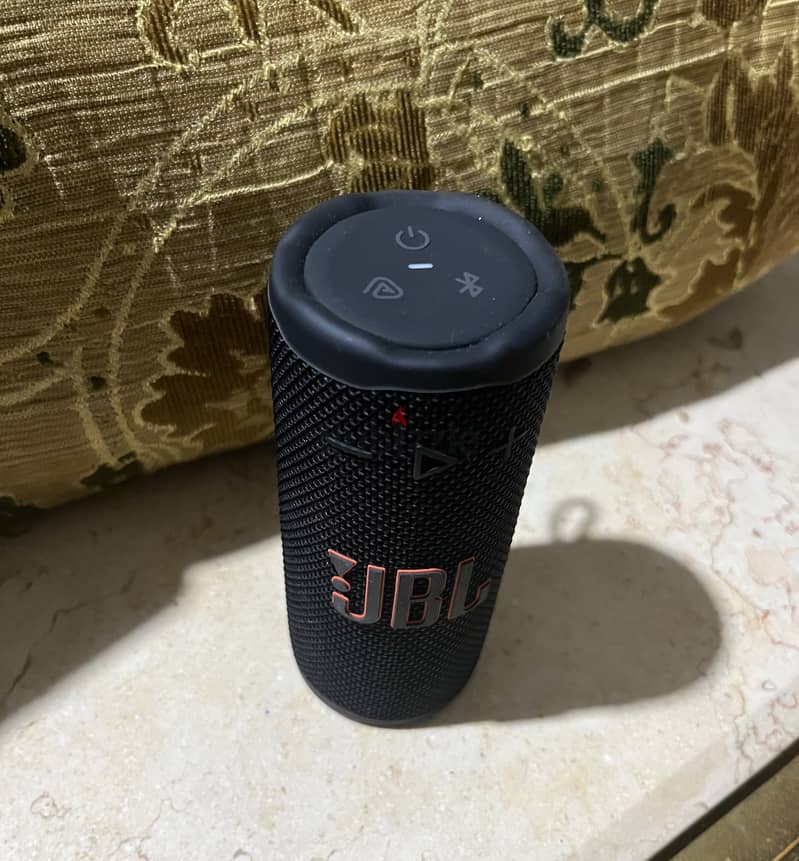 JBL Grip speaker 1
