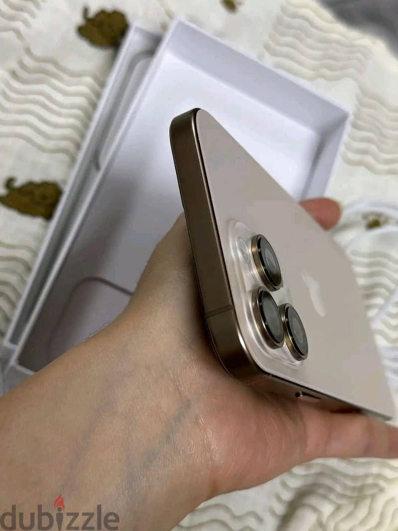 Apple - iPhone 16 Pro Max 2