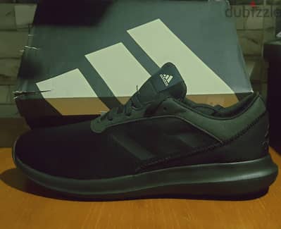adidas core race size 46