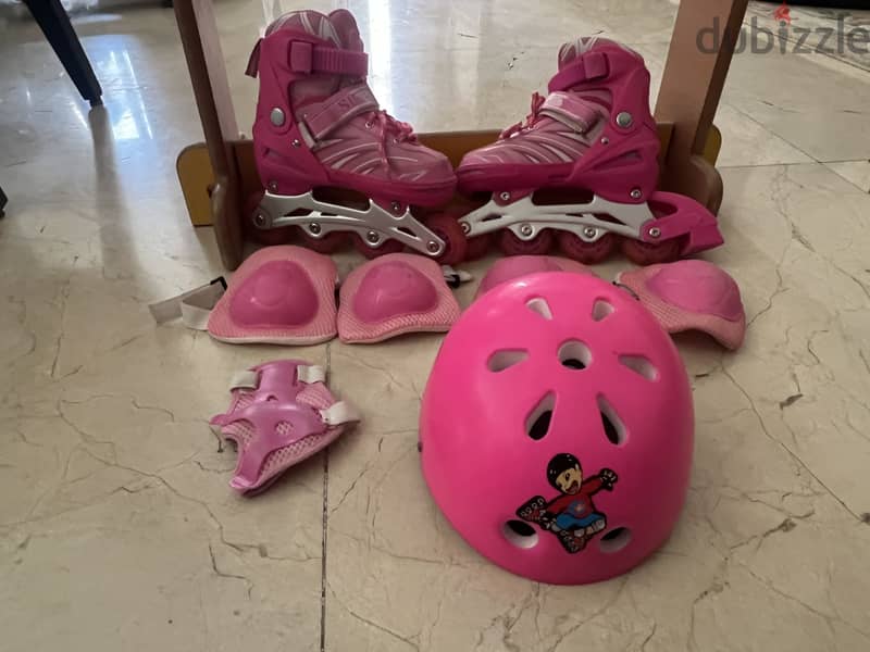 Roller skates with Hemlet 1