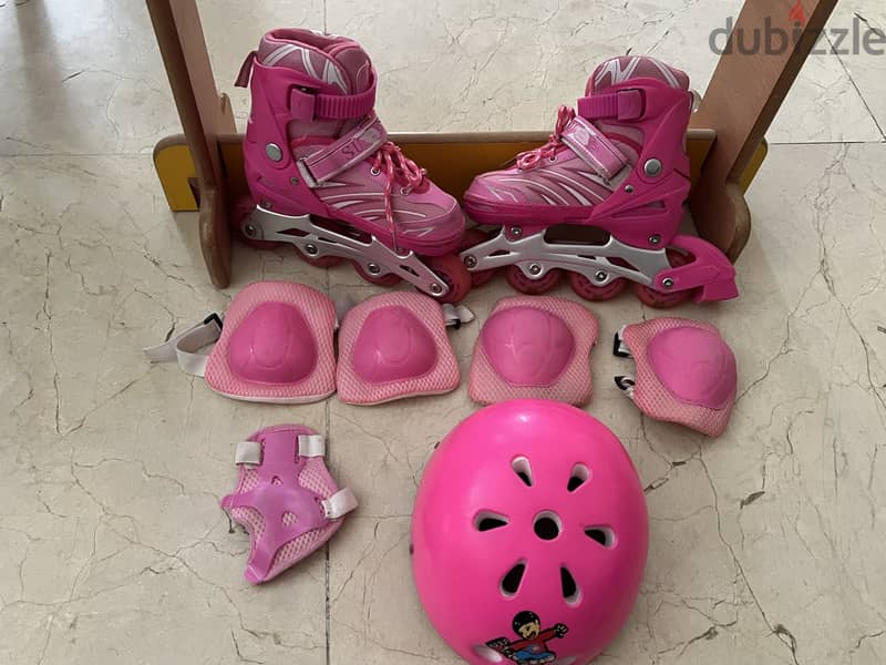 Roller skates with Hemlet 2