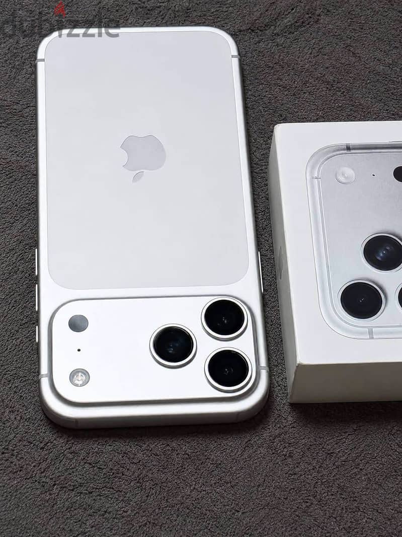 Apple - iPhone 17 Pro Max 2